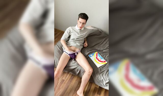 Schoolboy plays with his ginormous dinky (ONLYFANS)