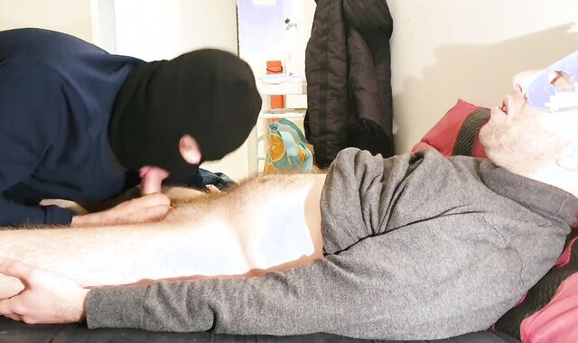 Pay night for my actor ... I have to give my rump ... I have no money