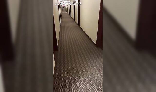 Risky public suck jobs in hotel cave