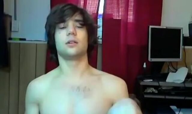 Wild jock Zack Randall deep-faceholes his own stiffy and faps off