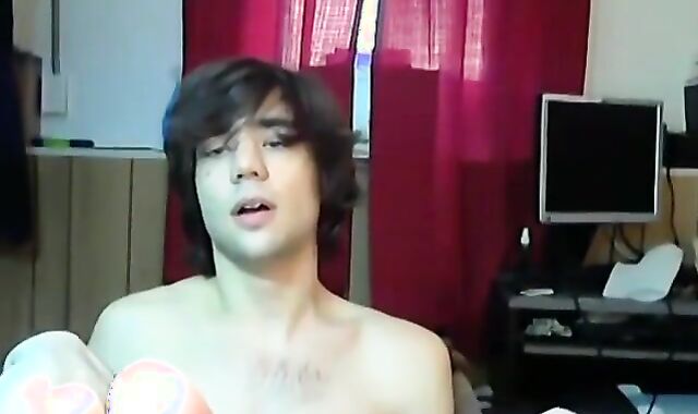 Wild jock Zack Randall deep-faceholes his own stiffy and faps off