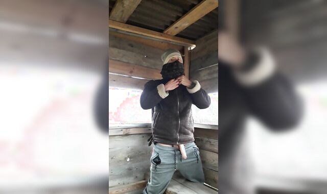 At the hunter's lodge in winter (so cold!!)