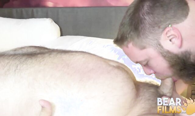 BEARFILMS Round Hunks Matty Wolf And Michael Baron Breed