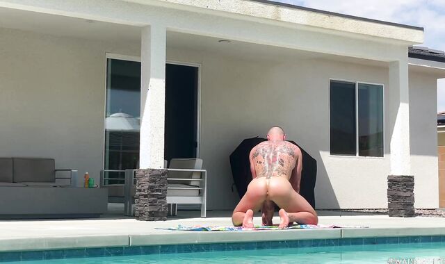 Huge Dinky Swaying by the Pool