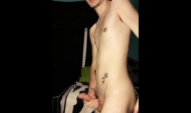 Twunk Plays With Himself