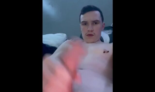 Tiny Wank session before sofa