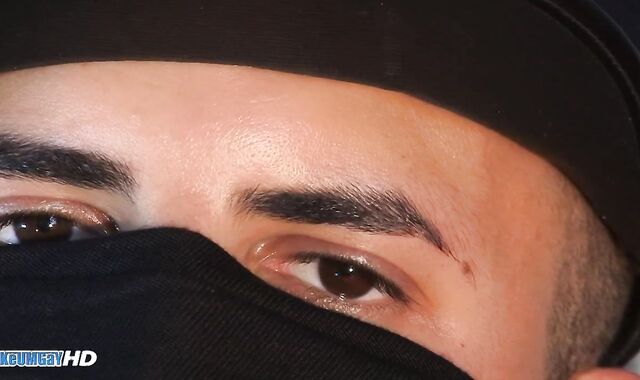 Large trouser snake of stra8 arab boy gets masturbated until jizz load