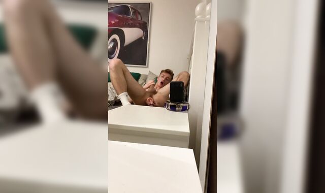 Teenie ride enormous faux dick and jizz on front of the mirror