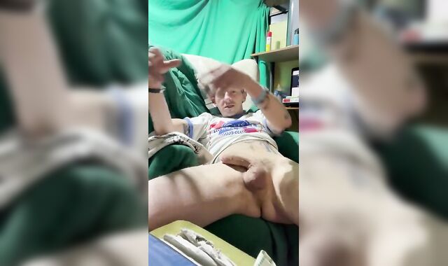 Beermunkie smoking and draining his bwc big rock firm spunk smokers white garbage sheer delight