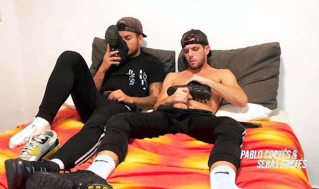 Tearing Up my NIKE TN till geyser them