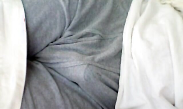 Cuming a slew of while resting