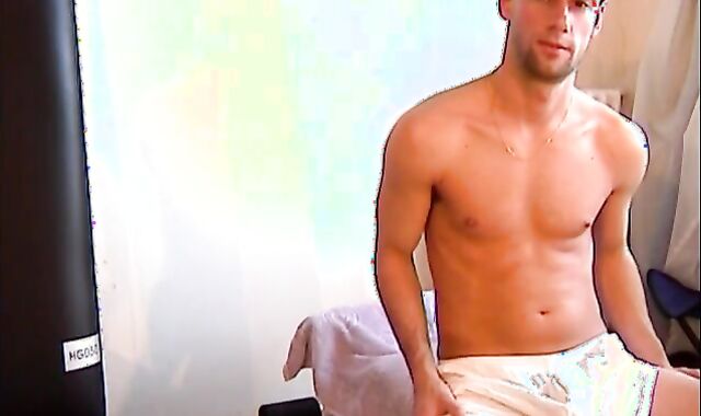 Nextdoor delivery str8 boy gets fapped by us in spite of him