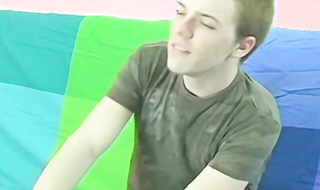 Tiny' twink Matt Phoenix strokes solo after dialogue