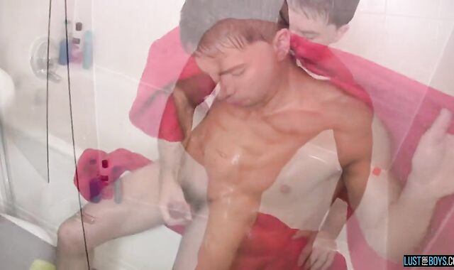 Hung muscular wolf Danny Davis jacks with fleshlight