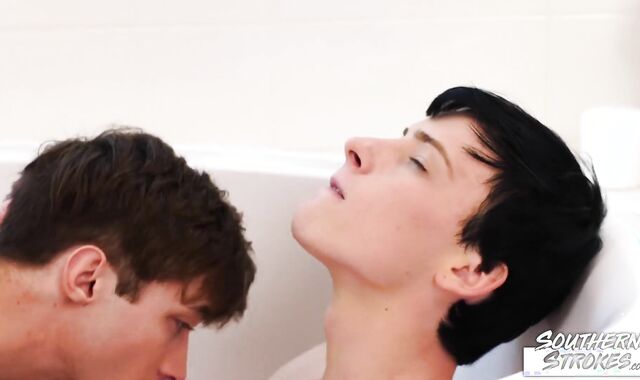 SOUTHERNSTROKES Faggots Chris Summers And Zack Enjoy Blow Fuck-Sticks