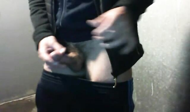 A day on a London market, a man is watching me jack off and he rub my ball nut