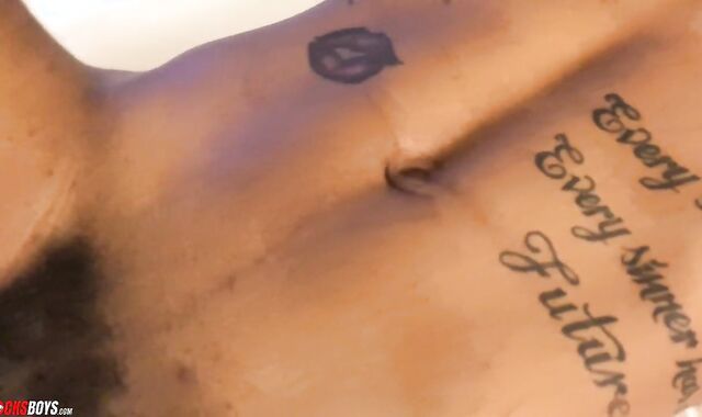 Kemon Demonstrates off that Ass and Then Rockets A Plums