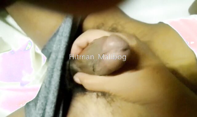 Tinulungan ako ni tropa na palabasin tamod ko