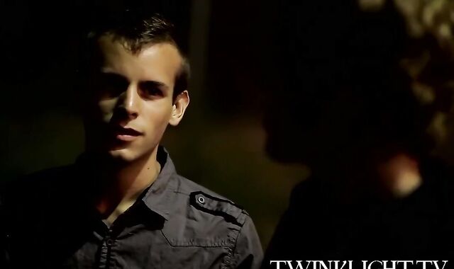 Insatiable guys Kain Lanning and Jonathan Cole shag in douche