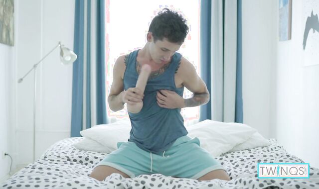 Supah-Boning-Super-Fucking-Hot Stud Plaything Noah Pummels His Booty With Fake-Man-Meat And His Own Beef Whistle