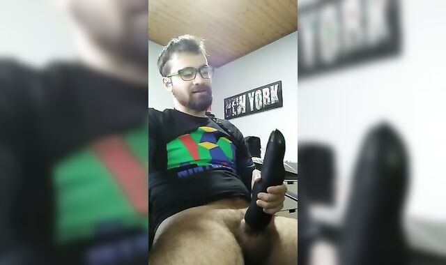 Testing out the sextoy Close2You