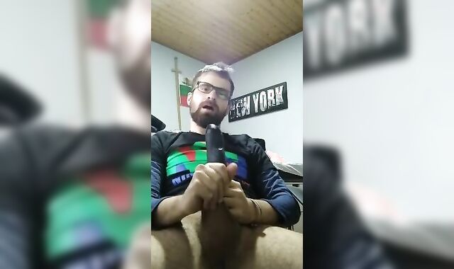 Testing out the sextoy Close2You