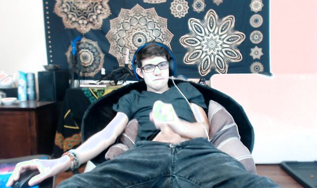 follow at onlyfans.com/svenwall20 twunk cum egghead glasses