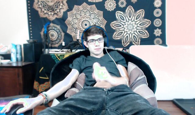 follow at onlyfans.com/svenwall20 twunk cum egghead glasses