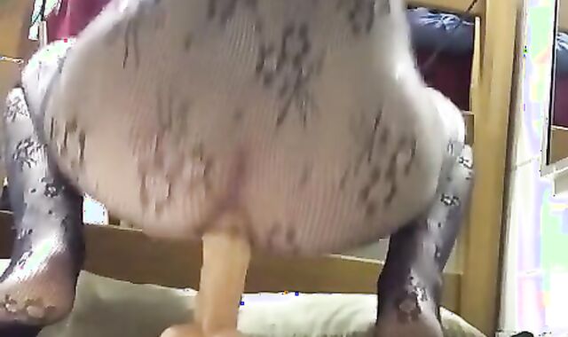 Good-Sized White Pink Cigar Wrecks Twink Culo