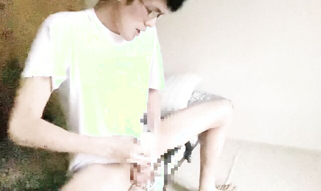 【変態日本人男子】久しぶりのオナニーで喘ぎ果てる