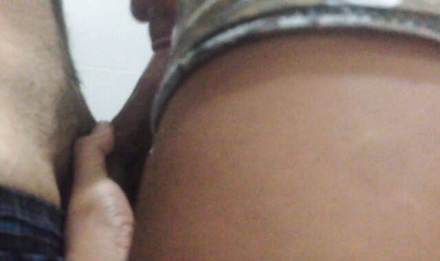 Pinoy Fun - Getting suck off'ed in a public douche (Iihi lang sana pero na chupa pa sa banyo)