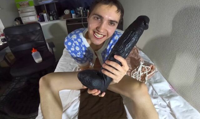 Super deep booty-shag bang-out!! Monster pound stick tears youthful crevasse! Going Knuckle Deep with a yam-sized meter long horse phallus!