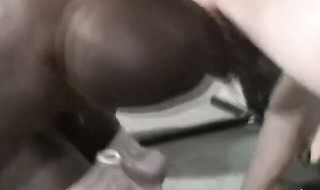 Gym Friends Blow-Job 3Some