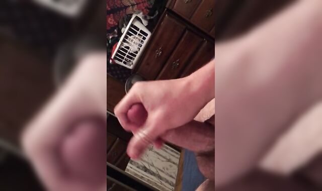 Cumming for a homie solo seeing myself in mirrors