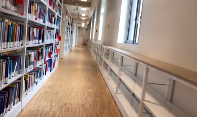 Gay-For-Pay youngster dares too much in the library toilets