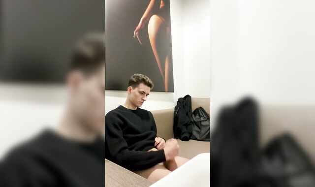 TEENAGER IN A MAN GRAVY BANK |ONLYFANS @matixtom