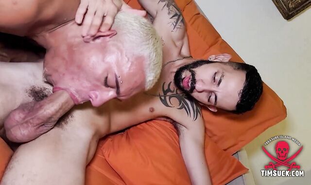 Using the Youthfull Sub’s Hatch and Jaws