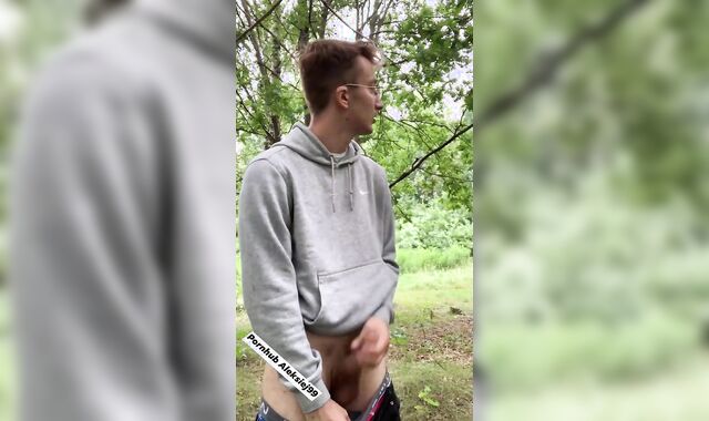Teenager after school jack in the park and make jizm wank in public