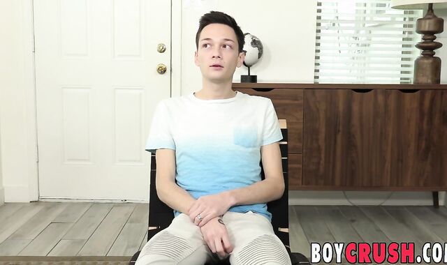 Interviewed lad Xander Lane faps off solo and shoots a flow