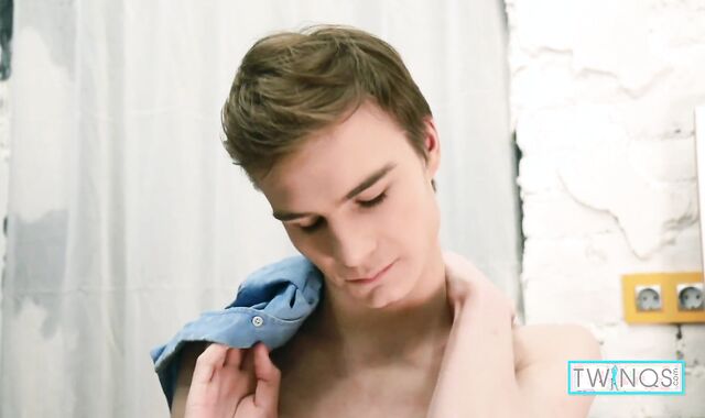 Insatiable Ash-Towheaded Twunk Lucas Penetrate Stick Fucks His Needy Fuck Hole!