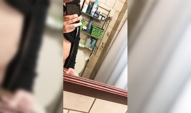 19 year senior Latino jerking off session