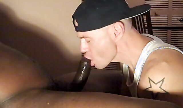 Workin that good-sized trunk, drinking that monstrous balls