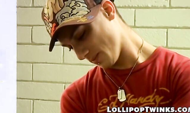 Fine looking rosy arsehole bandits love to gargle off each other