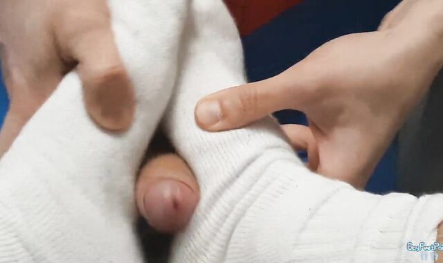 PIEDI E CAZZO DEL SUPEREROE NELLA MIA BOCCA