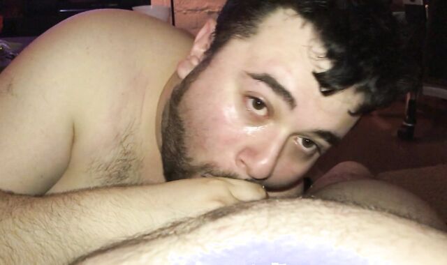 Throating off good-sized uncut man-meat