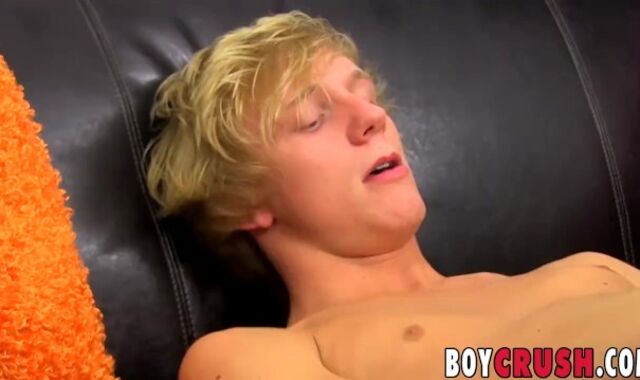 Super nice queer teen thrusts a faux wood up his bum while masturbating