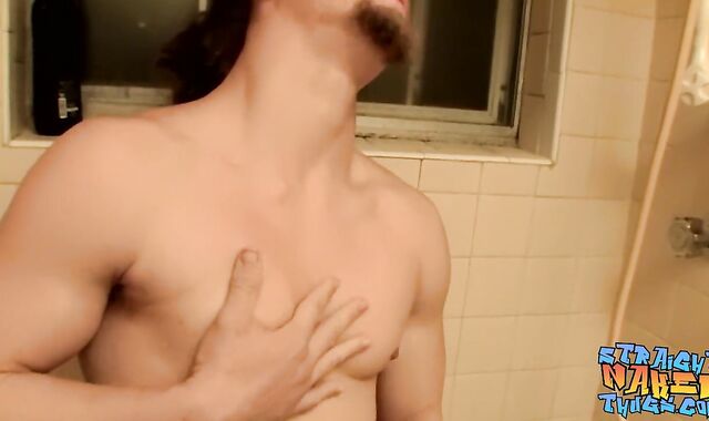 Heterosexual thug Wolfe Gunmetal urinates while jerking solo