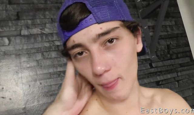 Off The Hook Casting - Highly Very First time Hand-Job - Alvaro Rivers