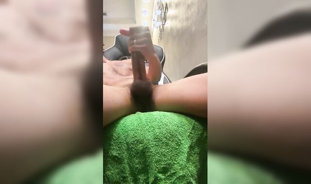 FAT EBONY BEEF WHISTLE waiting for a fuckhole