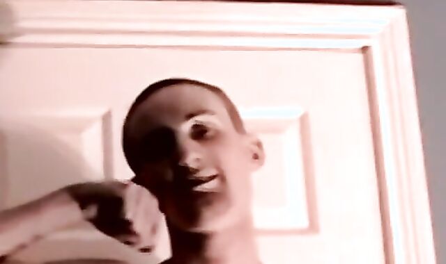 Lean smooth first-timer Robert drains solo and pops